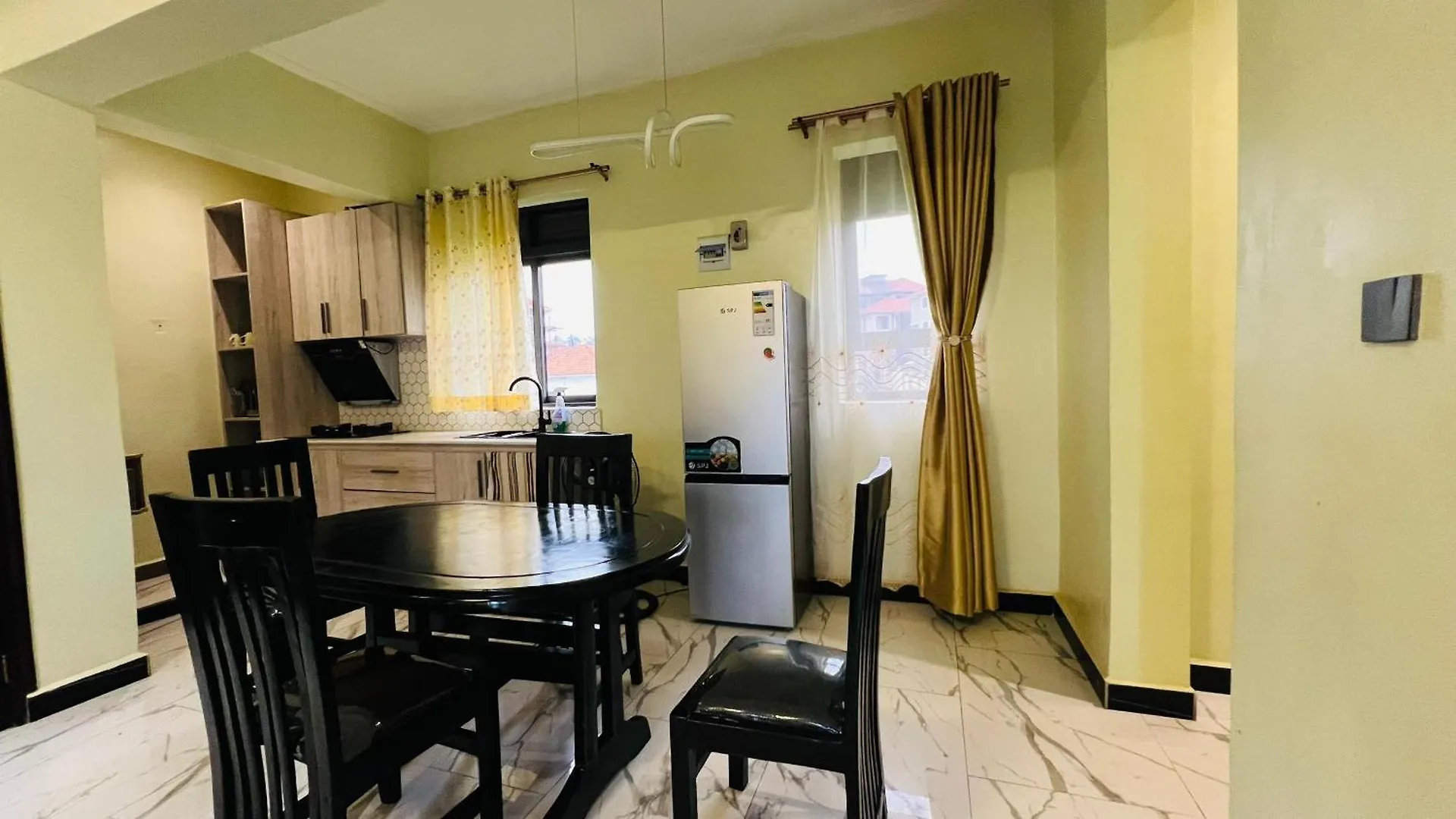 קמפאלה Signature Living Kyanja 0*,