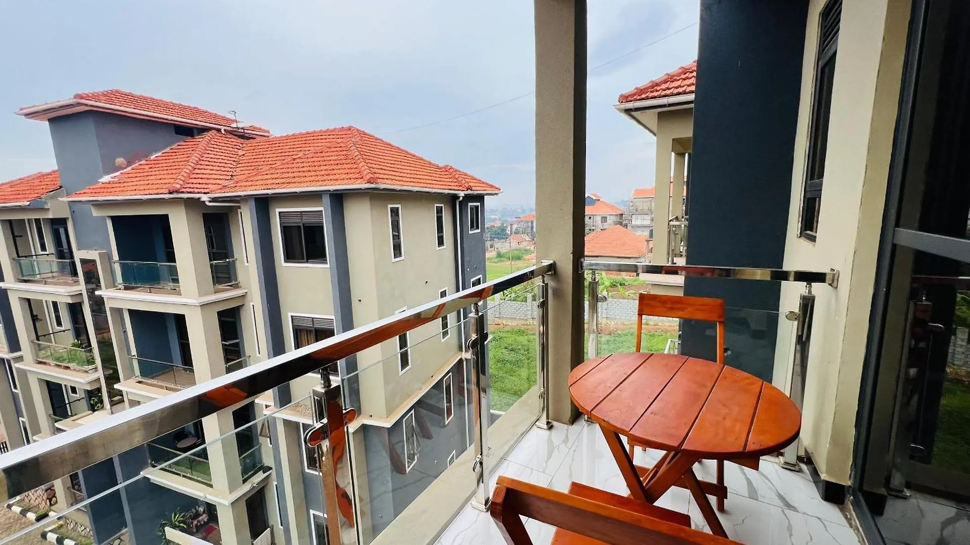 קמפאלה Signature Living Kyanja דירה